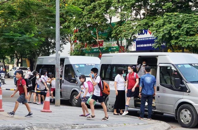 An toàn đưa đón học sinh: Tốn kém cũng phải làm!